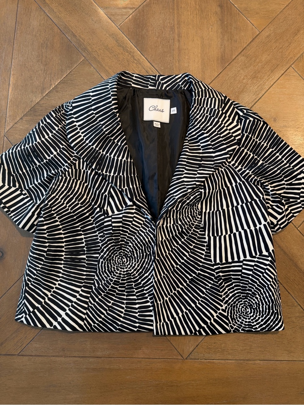 Vintage Chaus Short Sleeve Blazer Jacket Women's Sz 4P Web Black Pattern